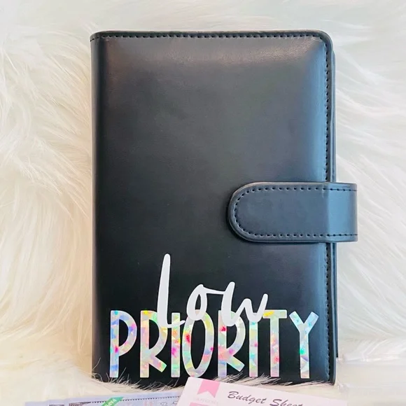 Low Priority Budget Binder‎ - Picture 2 of 4